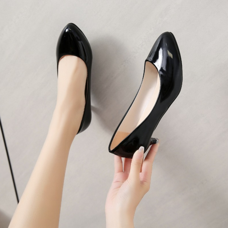 Sepatu wanita hak sedang ukura - Women'S Shoes Professional ulasan dan harga
