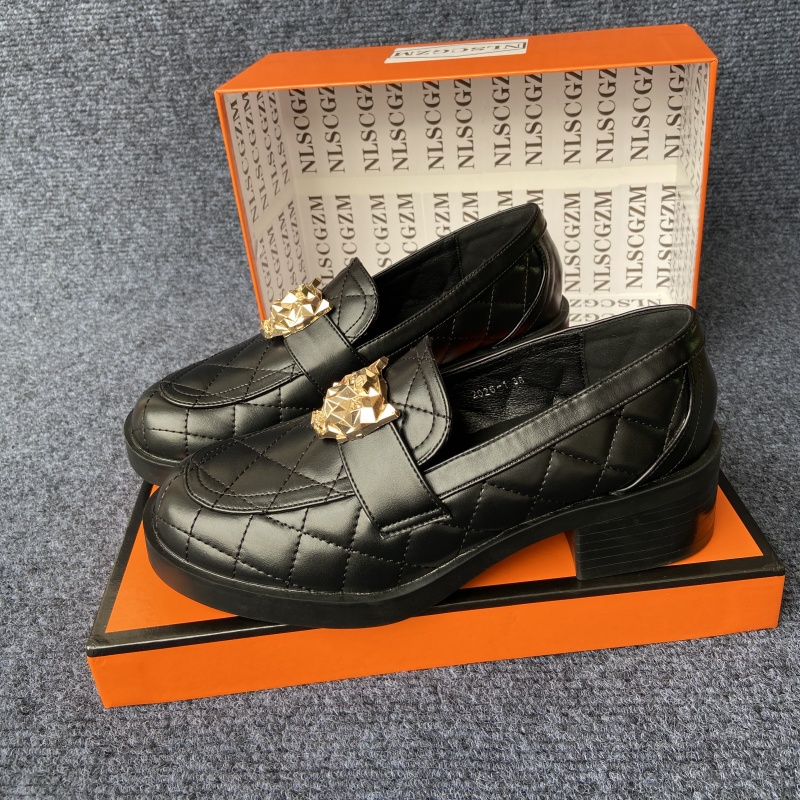 Sepatu hak tinggi hitam merek  - Women Shoes Japanese Brand ulasan dan harga